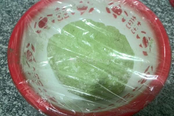 春色满餐桌之菠菜汁面团的做法图解6