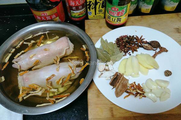 啤酒酱猪蹄的做法图解3