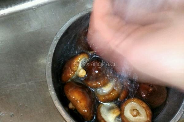 四季菌菇的做法图解1