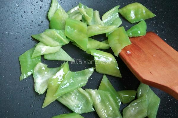 尖椒干豆腐的做法图解2