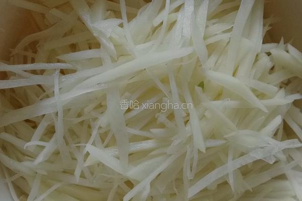 白酒炝马铃薯丝儿的做法图解4