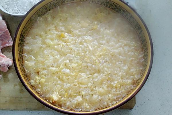 银耳炒肉的做法图解2