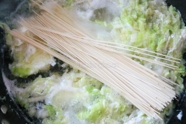 蔬菜鸡蛋龙须面的做法图解7