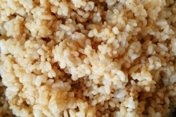 豇豆火腿蛋炒饭的做法图解1