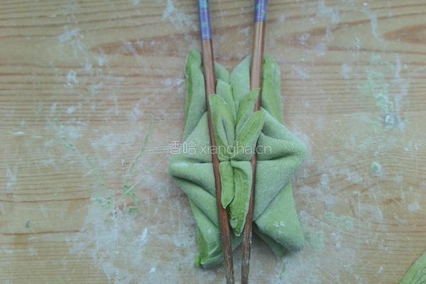 春色满餐桌之莲花卷的做法图解7