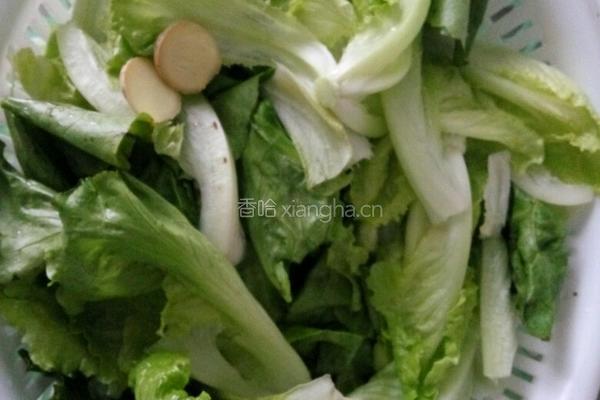 蒜蓉酱油生菜的做法图解1