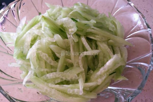 黄瓜拌金针菇的做法图解4
