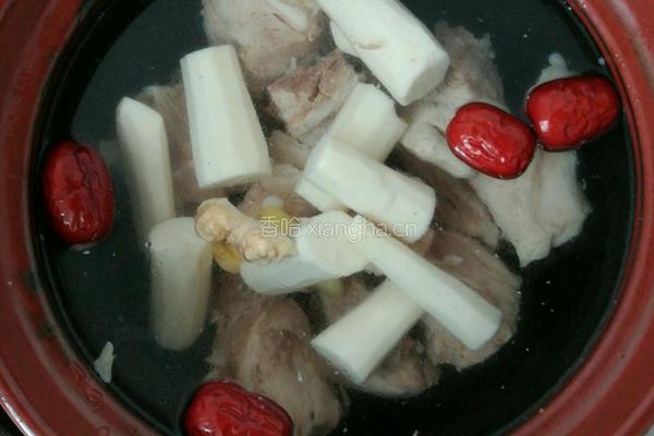 山药排骨汤的做法图解4