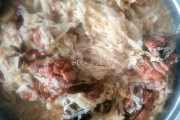 酸菜炖鸡架的做法图解8