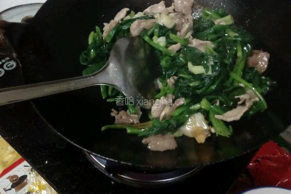 菠菜炒肉的做法图解5