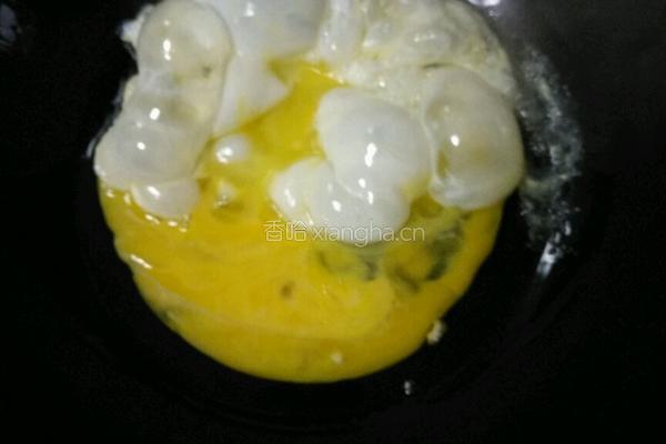 蒜苗鸡蛋炒米的做法图解6