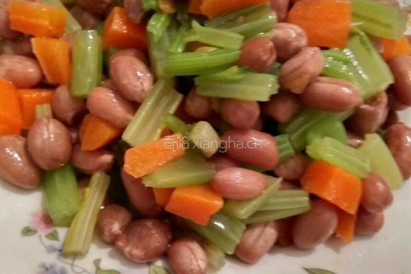 芹菜胡萝卜拌花生米的做法图解4