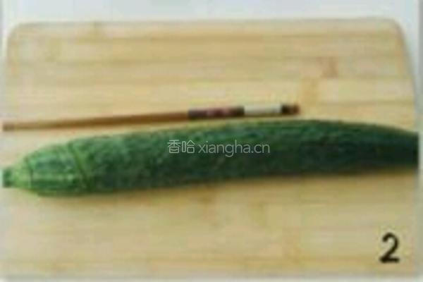 摆盘超美的让人食欲满满 蓑衣黄瓜的做法图解2