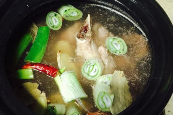 枸杞骨头汤的做法图解10