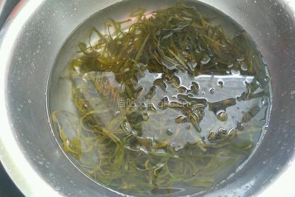 凉拌海带丝的做法图解1