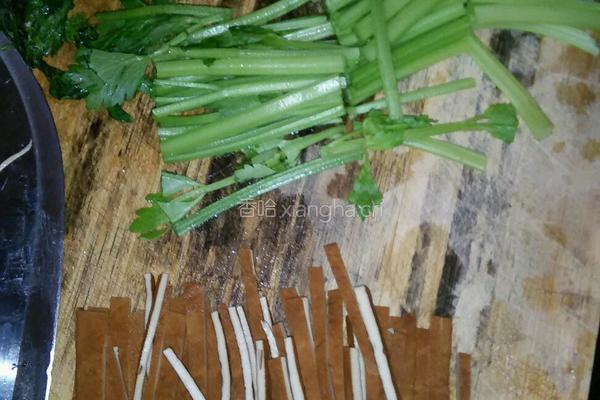 水芹炒豆干的做法图解2