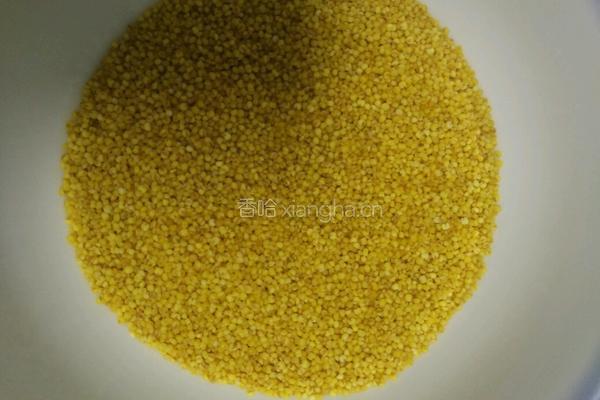 小米江豆花生米粥的做法图解1