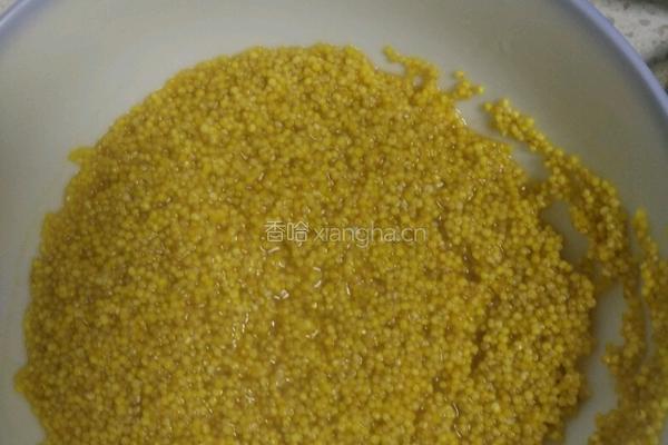 小米江豆花生米粥的做法图解2