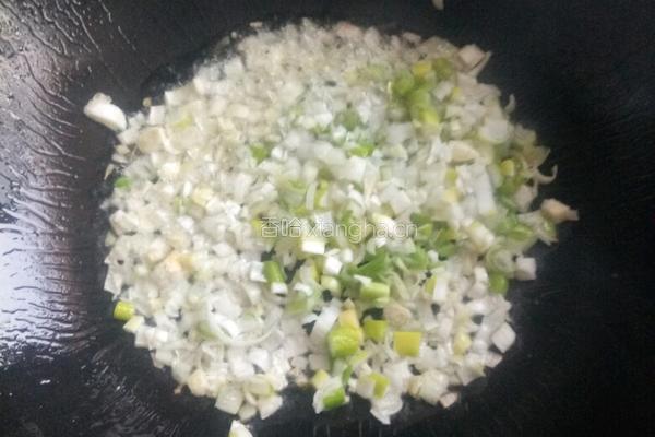 火腿蔬菜蛋炒饭的做法图解6