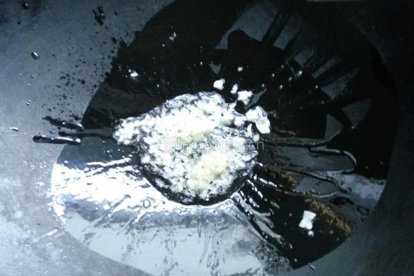 大头菜焖鲩鱼的做法图解2