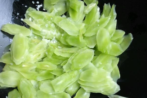 瘦肉炒莴苣片的做法图解6