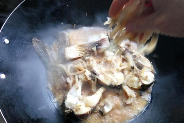 大头菜焖鲩鱼的做法图解8