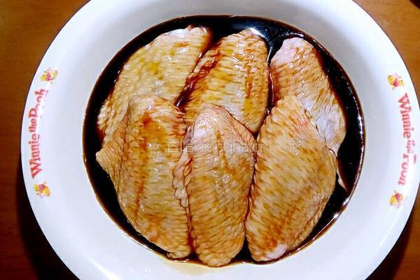 葱烧鸡翅的做法图解1