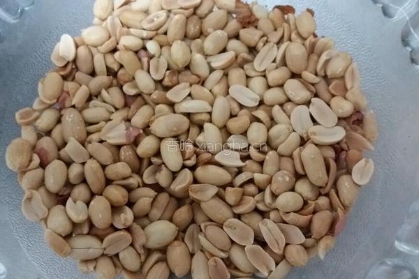 花生黑芝麻黄米面咸元宵的做法图解1