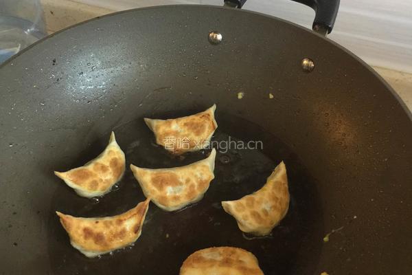生煎韭菜荸荠饺子的做法图解4