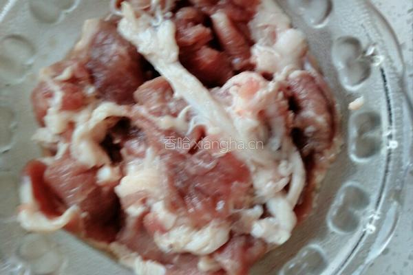 羊肉炒青蒜的做法图解2