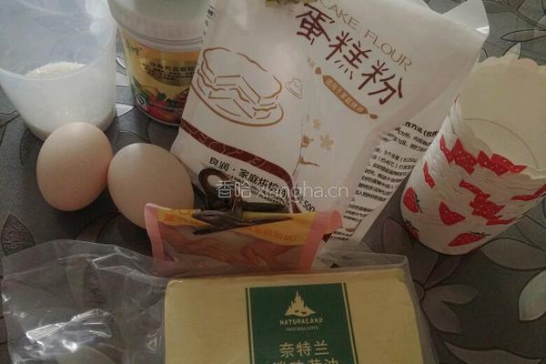 蓝莓酱马芬杯子蛋糕的做法图解1