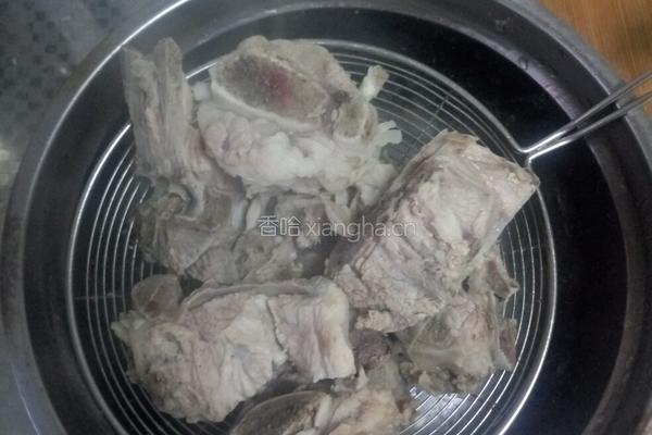 红烧腔骨（麻辣口味）的做法图解1