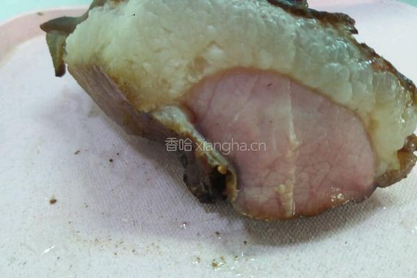 野藜蒿炒乡里腊肉的做法图解3