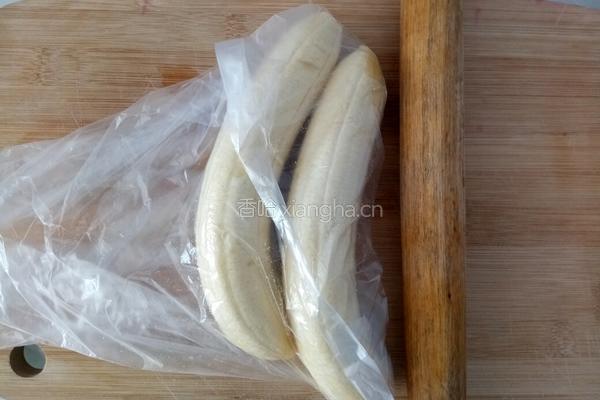 香蕉鸡蛋小饼的做法图解2