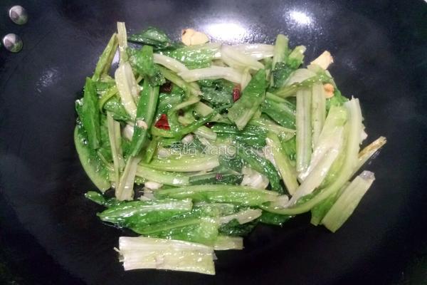 炝炒莴笋叶的做法图解7