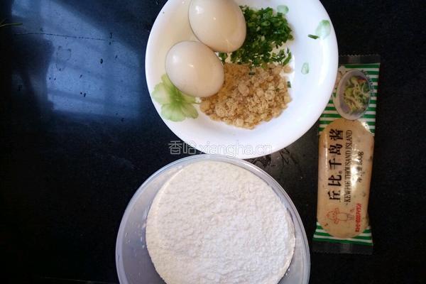 美味鸡蛋饼的做法图解1