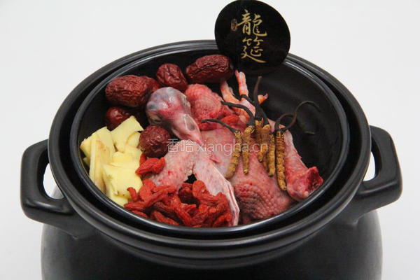 冬虫夏草炖乳鸽的做法图解5