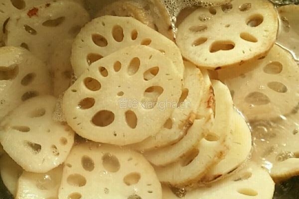 麻辣莲菜的做法图解1