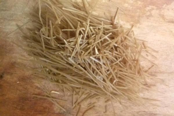 大白菜炖粉条豆腐的做法图解1