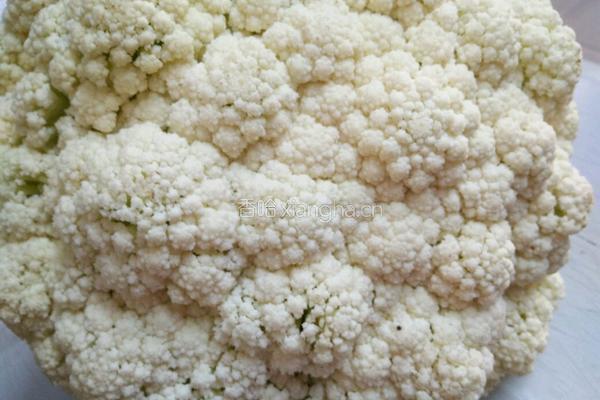 五花肉炒有机菜花的做法图解1