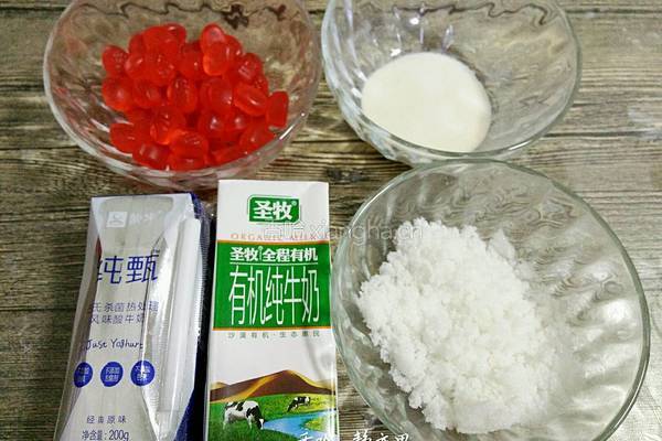 草莓酸奶慕斯蛋糕(8寸)的做法图解6