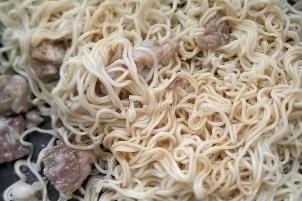 蒜蓉排骨鸡蛋蒸面的做法图解5