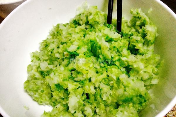 白菜鸡蛋馅饺子的做法图解5