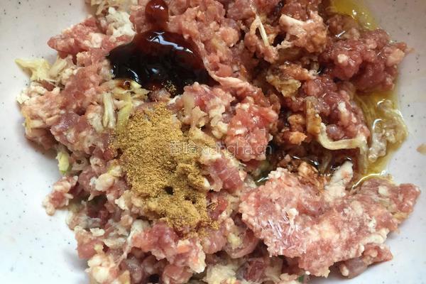 羊肉蘑菇馅包子的做法图解7