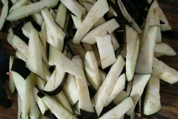 肉末油淋茄子的做法图解1