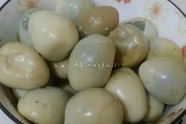 油炸稣皮鹌鹑蛋的做法图解2