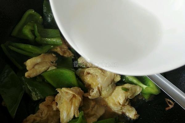 青椒炒鸡蛋的做法图解11