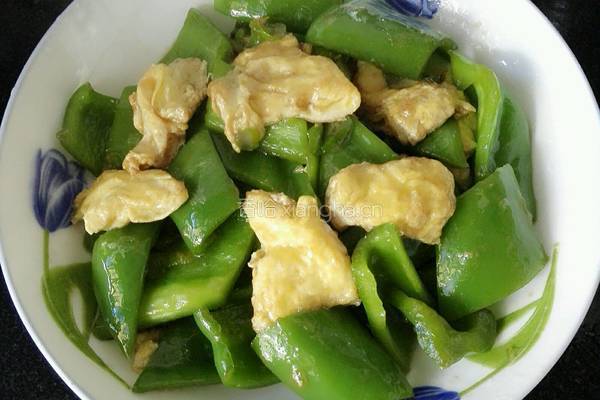 青椒炒鸡蛋的做法图解12
