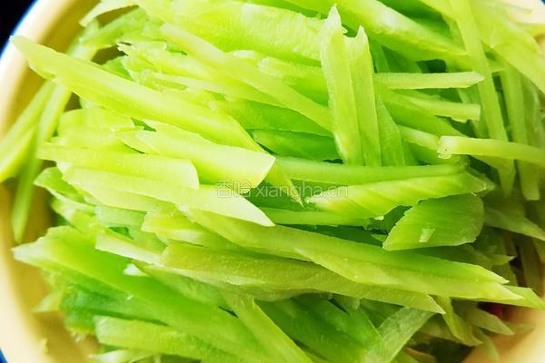 窝笋肉丝的做法图解2