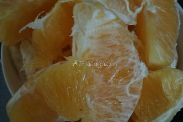鲜榨橙汁的做法图解1